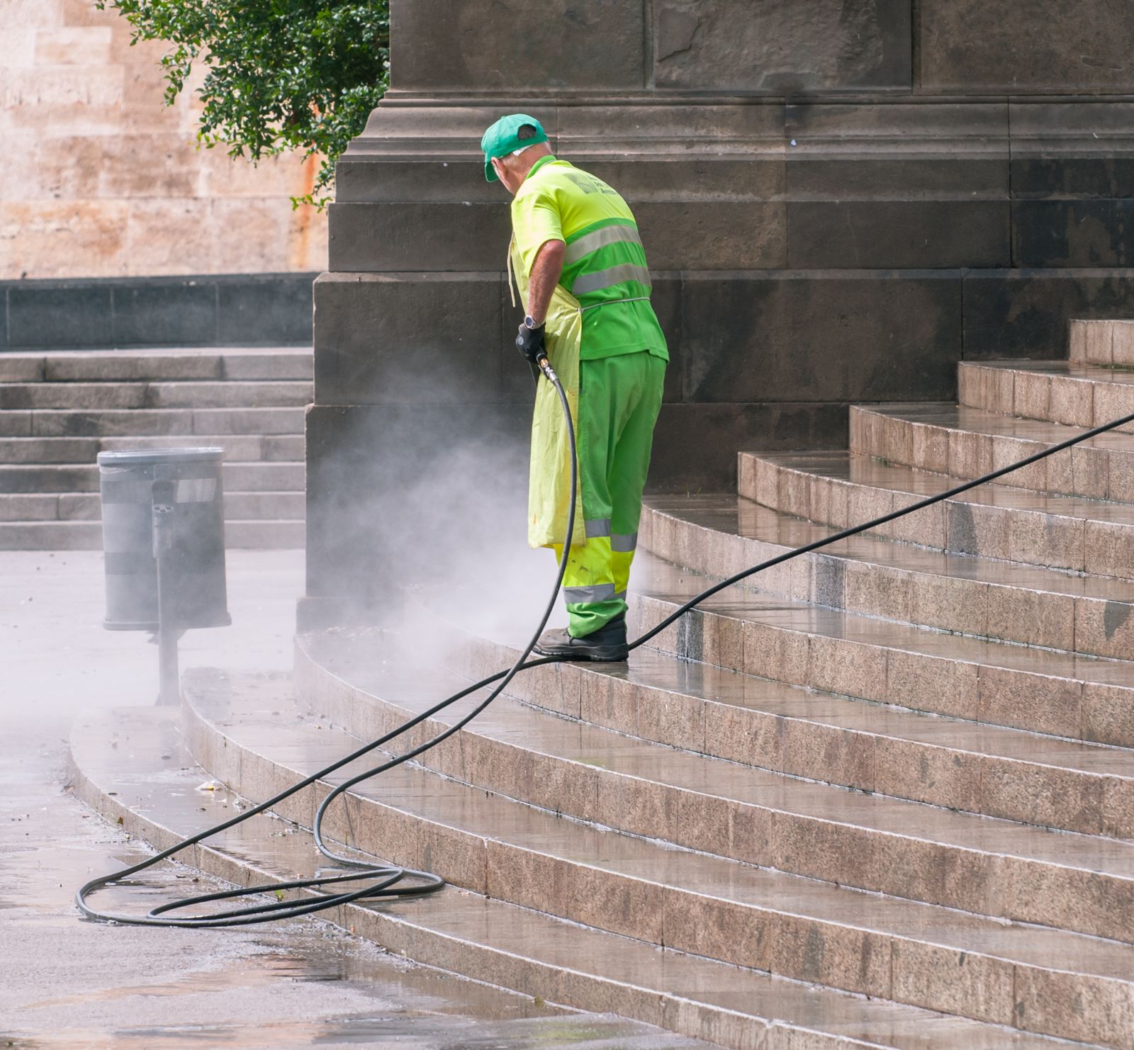 Pressure washing stone steps